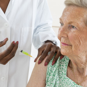 Jaké zvolit očkování u seniorů?