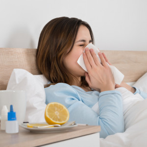 Léčba chřipky: Pomoci může paracetamol i bylinky